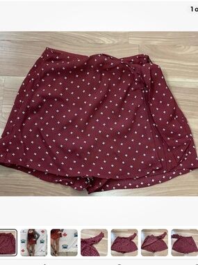 Abercrombie & Fitch burgundy skort size xs
